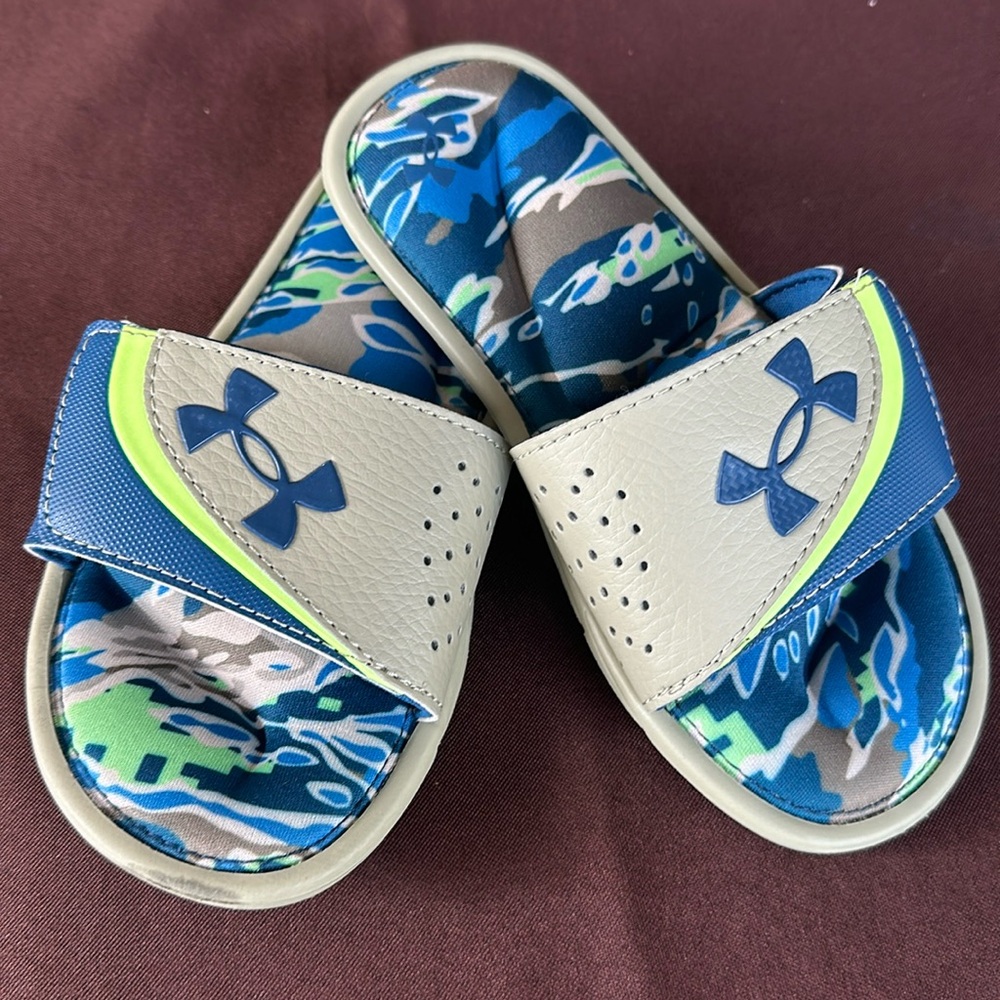 Like New Boys Under Armour Sandals- little Boys size 1